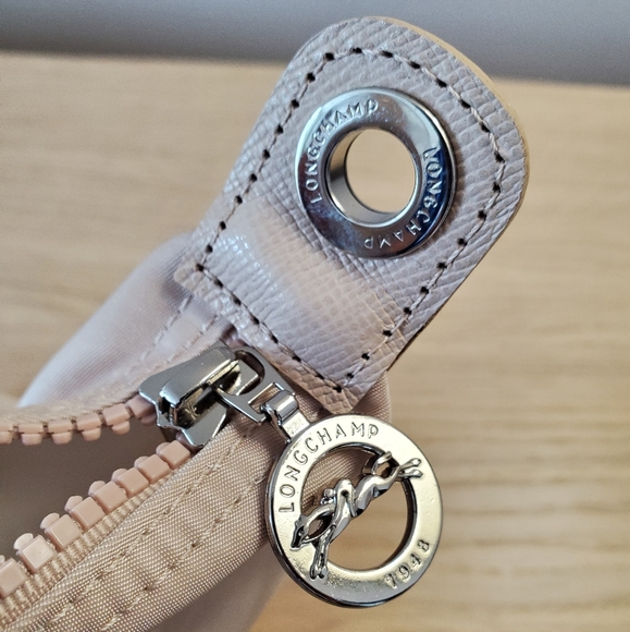 LONGCHAMP LE PLIAGE NÉO
TOP HANDLE BAG - Picture 5 of 16